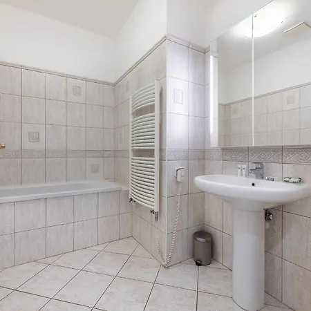 Apartment Big Bright Two-bedroom In Old Town Prague