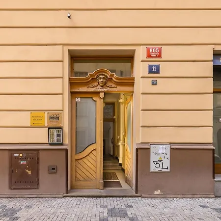 Big Bright Two-bedroom In Old Town * Prague