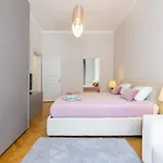 Big Bright Two-bedroom In Old Town * Prague